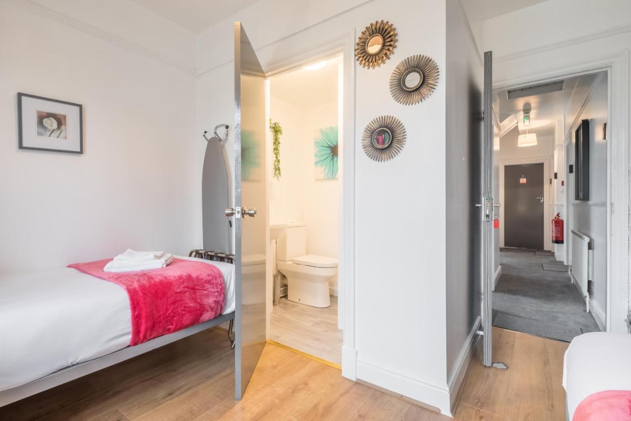 Private 6 With Kitchenette By Cb No Minimum Apartment